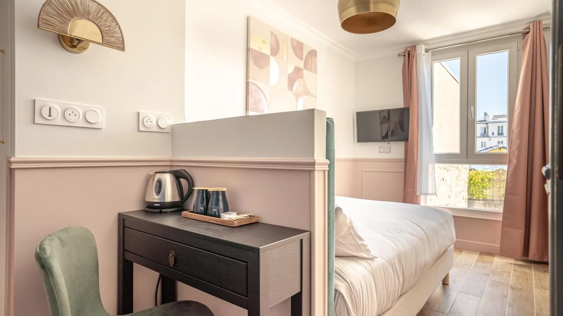 alfa hotel paris nation 2*,