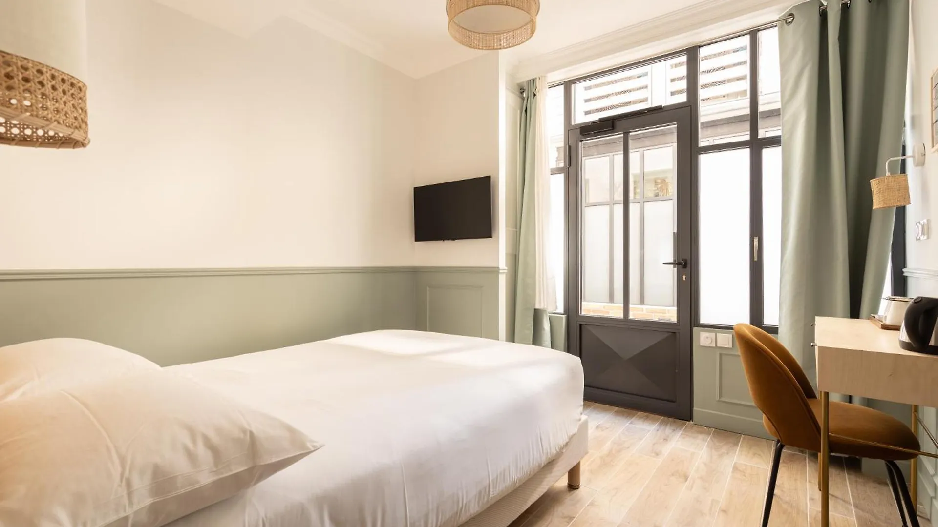 District Nation Hotel Paris