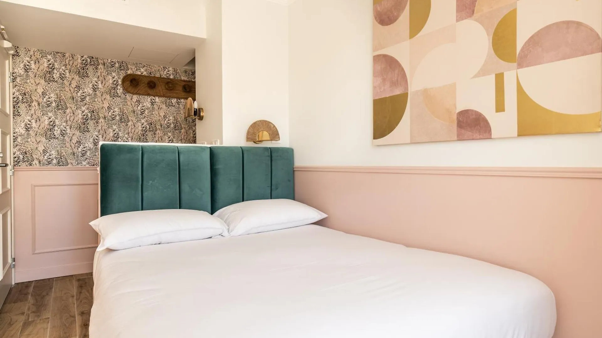 District Nation Hotel Paris